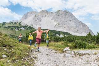 Bergtouren bedeuten Abenteuer für Groß und Klein.