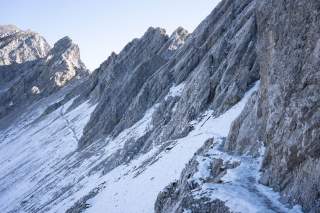 Vereister Wanderweg