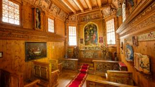 Reich verzierter Innenraum einer Kapelle