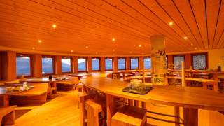… während das Refuge de l'Arpont wie ein Edelrestaurant daherkommt – oder wie ein Flughafen? Foto: Iris Kürschner