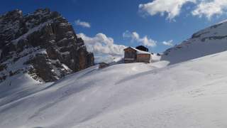 Berghütte im Winter Berghütte im Winter