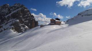 Berghütte im Winter