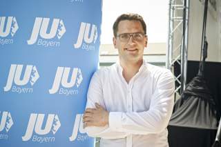Porträtfoto eines Politikers