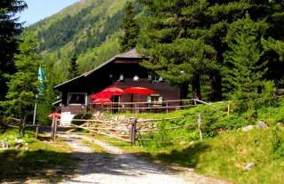Die Rudolf-Schober-Hütte im Sommer.