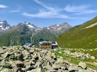 Die Rüsselsheimer Hütte im ruhigen Pitztal, Foto: Tabea Kirschner