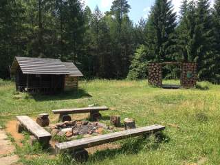 Taubenteichbiwak am Forststeig Elbsandstein. Foto: Uwe Borrmeister, Sachsenforst