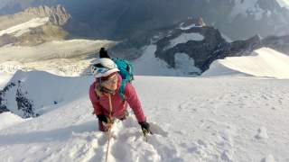 Astrid Därr im Schnee am Seil auf Hochtour.