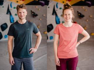 Lässige T-Shirts in dunkelgrau für Herren und coral für Damen mit Kleinem Berge-Print sowie Edelweiß auf der Brust.