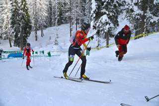 Tatjana Paller (DAV Tölz) übergibt an Finn Hösch (DAV Bergland München) beim Mixed Relay Weltcup in Val Martello (ITA)