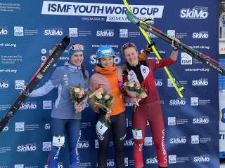 Helena Euringer (DAV Berchtesgaden) siegt beim Sprint Youth Weltcup in Italien.c