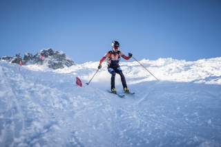 Abfahrt beim Skitourenwettkampf