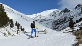 Skitourengeher auf dem Weg zur Plattenspitze