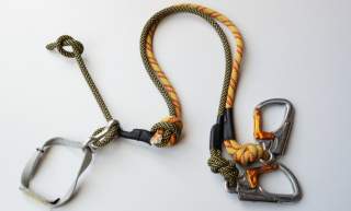 Veraltetes Klettersteigset mit Reibungsbremse