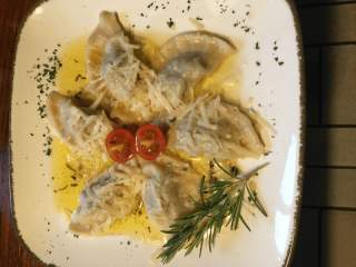 Teller angerichtet mit Schlutzkrapfen