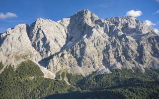 zugspitze-nord_bodenbender-luftbild.jpg zugspitze-nord_bodenbender-luftbild.jpg