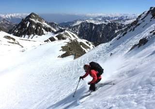 Skitourengeherin am Zwieselbacher Rosskogel