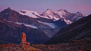 Mischabelkette mit Dom (4546 m) zwischen Matter- und Saastal.