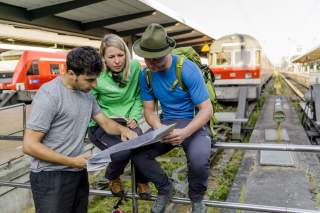 Einfach mal ausprobieren: Anreise mit der Bahn. Foto: DAV/Hans Herbig