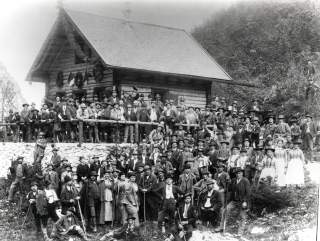 einweihung-hollentalangerhutte.jpg