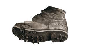 Alter Bergsteigerschuh aus Leder mit Eisenbeschlag