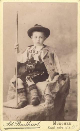 Historisches Bild eines jungen Bergsteigers