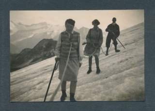 Historisches Foto von Menschen auf Gletscher