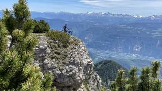 Mountainbiker vor Panorama