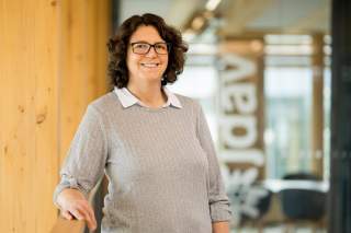 Portrait von Karin Schmidbauer