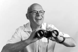Jürgen Epple mit Fernglas