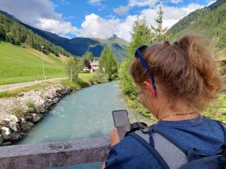 Eine Brücke wird über die App aufgenommen Eine Brücke wird über die App aufgenommen