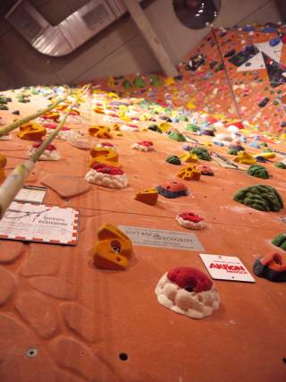 Kletterwand von unten Kletterwand von unten