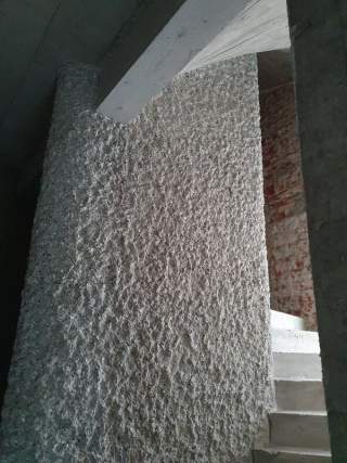 Seitenwand des neuen Treppenhauses im Alpinen Museum.