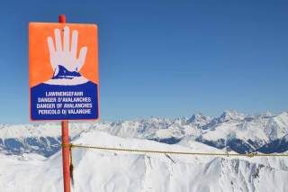 Lawinengefahr-Schild Lawinengefahr-Schild