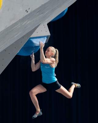 Lucia Dörffel bei den Deutschen Meisterschaften Bouldern 2023 in Duisburg.
