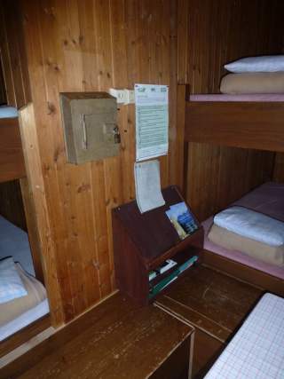 Kasse und Regeln im Winterraum