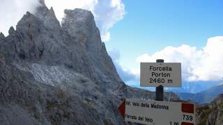 Der Klettersteig Via ferrata del Porton liegt am Forcella Porton.