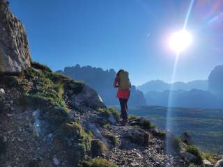 Bergführerin Michaela Egarter unterwegs am Südtiroler Falzaregopass