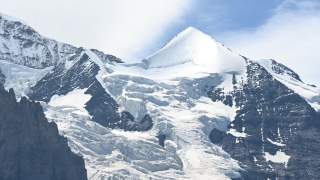 Hohe Berge mit Gletschern