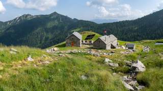 Steinhütten in Vallemaggia