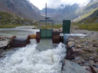Wehranlage zum Kraftwerk der Regensburger Hütte