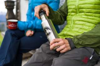 Mensch mit Trinkflasche