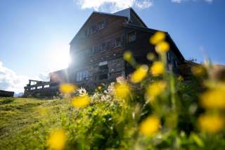 Die Stuttgarter Hütte von der DAV Sektion Schwaben. Foto: DAV/Wolfgang Ehn