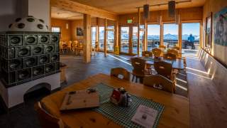 Gemütliche Gaststube auf dem Hannoverhaus